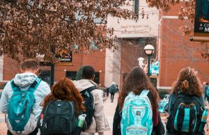 Navigating College Life: Advice for Freshmen Navigating College Life: Advice for Freshmen
